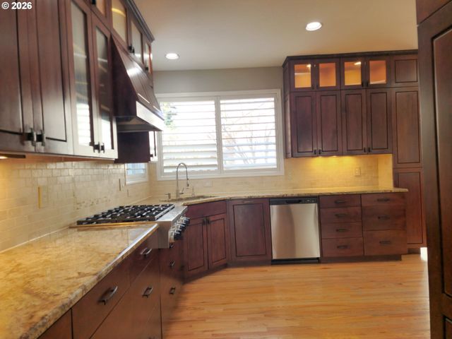 28501 Sw MEADOWS Loop, Wilsonville, OR 97070