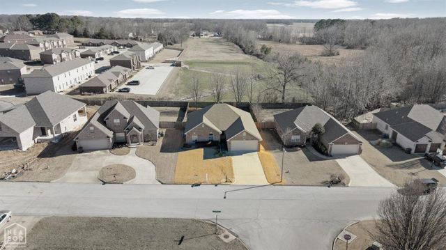 4801 Lochmoor Circle, Jonesboro, AR 72405