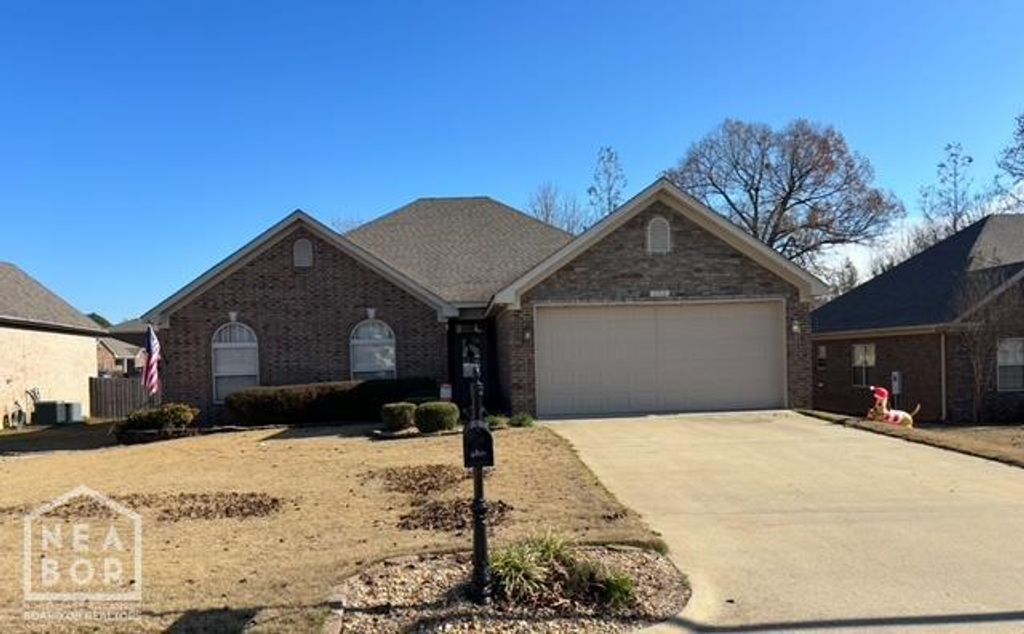 4801 Lochmoor Circle, Jonesboro, AR 72405