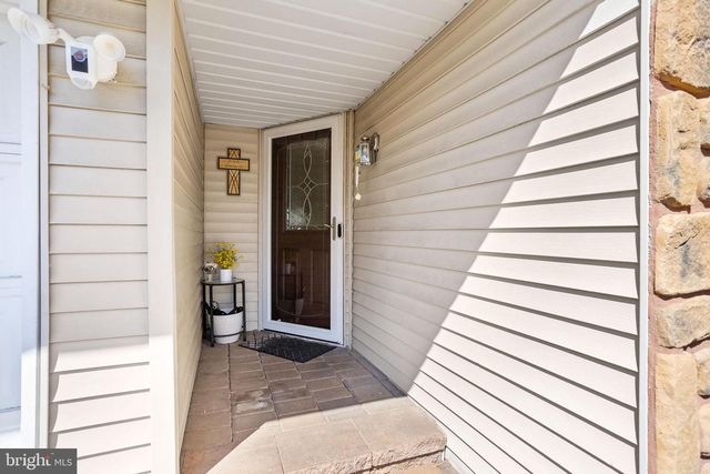 18 GERALDINE RD, East Windsor, NJ 08520