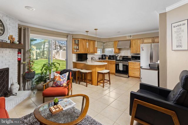 18 GERALDINE RD, East Windsor, NJ 08520