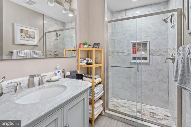 18 GERALDINE RD, East Windsor, NJ 08520