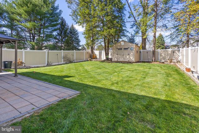 18 GERALDINE RD, East Windsor, NJ 08520