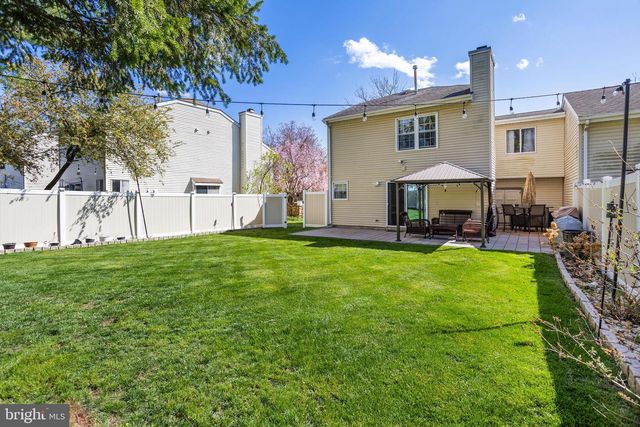 18 GERALDINE RD, East Windsor, NJ 08520