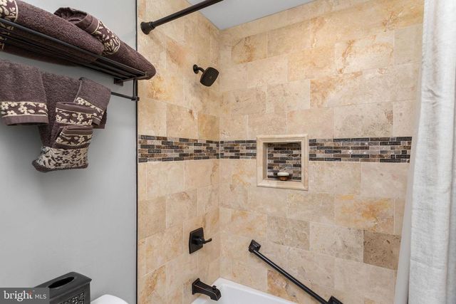 18 GERALDINE RD, East Windsor, NJ 08520