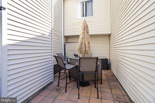 18 GERALDINE RD, East Windsor, NJ 08520