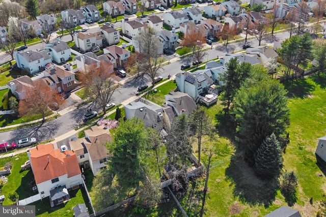 18 GERALDINE RD, East Windsor, NJ 08520