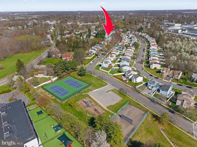 18 GERALDINE RD, East Windsor, NJ 08520