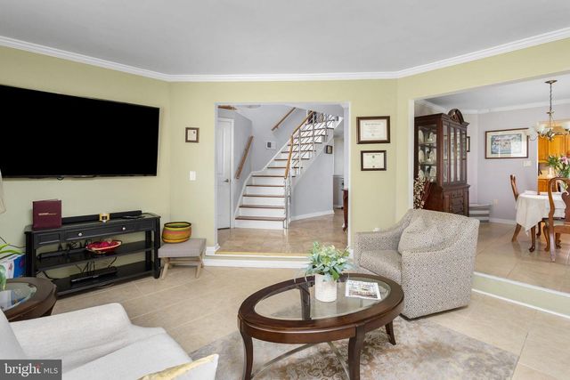 18 GERALDINE RD, East Windsor, NJ 08520