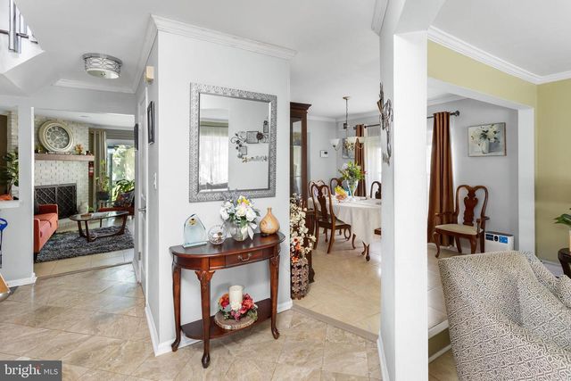 18 GERALDINE RD, East Windsor, NJ 08520