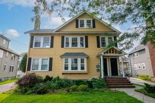30 Crescent Rd 30, Belmont, MA 02478
