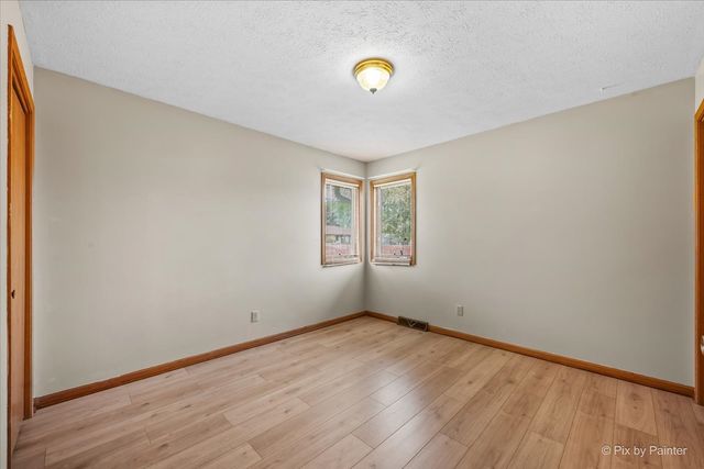 811 Arnold Avenue, Rockford, IL 61108