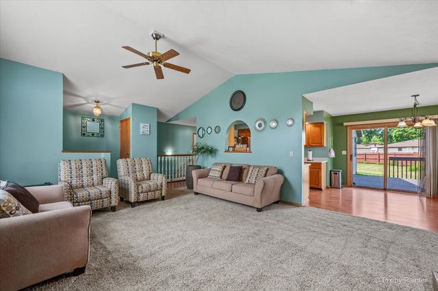811 Arnold Avenue, Rockford, IL 61108
