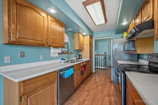 811 Arnold Avenue, Rockford, IL 61108