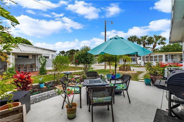 506 Blossom CT, North Fort Myers, FL 33917