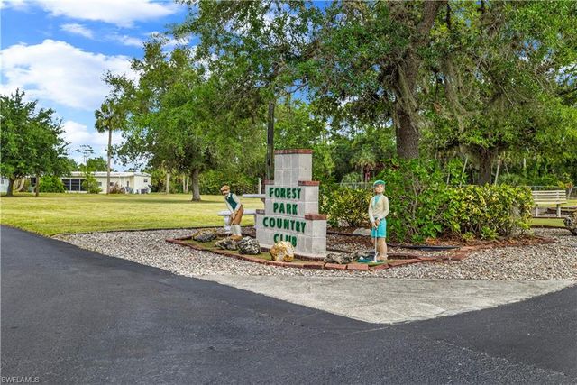 506 Blossom CT, North Fort Myers, FL 33917
