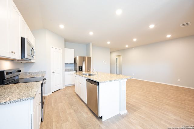 556 Chaco Loop, Seguin, TX 78155