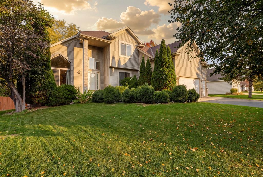 9337 Austrian Pine Avenue N, Brooklyn Park, MN 55443 — photo 2