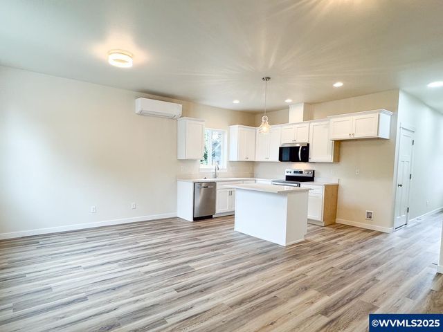1162 7th St NW, Salem, OR 97304