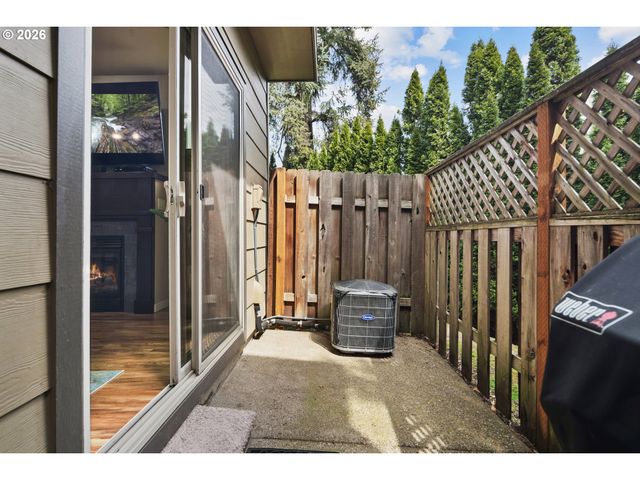 11302 Sw HALLMARK Ter, Tigard, OR 97223