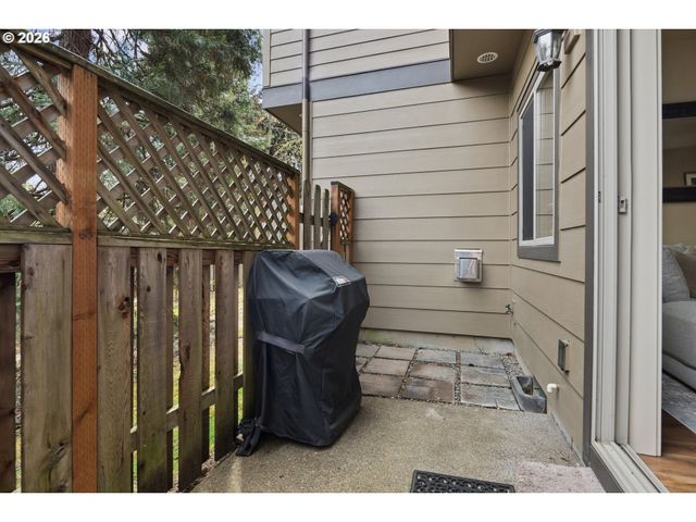 11302 Sw HALLMARK Ter, Tigard, OR 97223