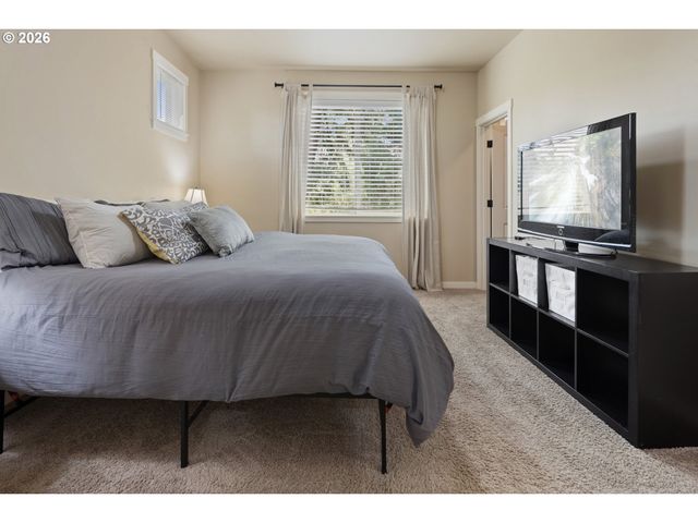 11302 Sw HALLMARK Ter, Tigard, OR 97223