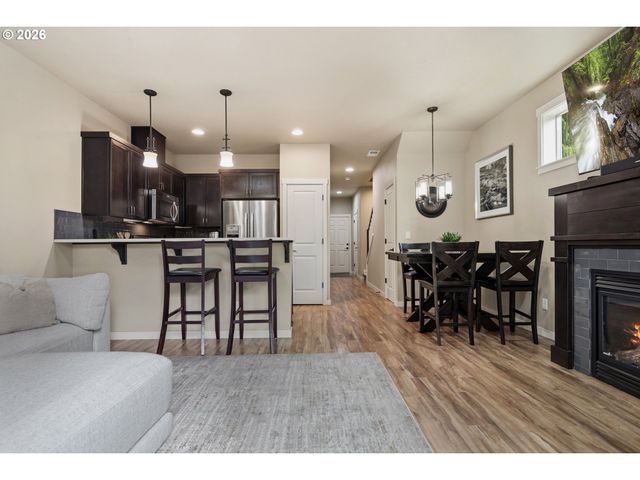 11302 Sw HALLMARK Ter, Tigard, OR 97223