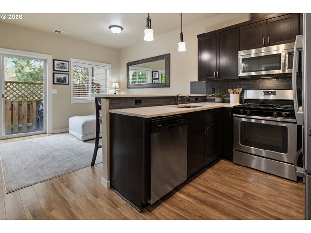 11302 Sw HALLMARK Ter, Tigard, OR 97223