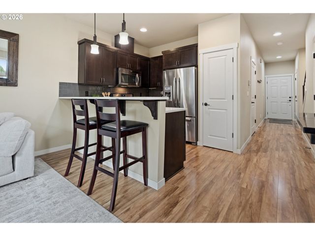 11302 Sw HALLMARK Ter, Tigard, OR 97223