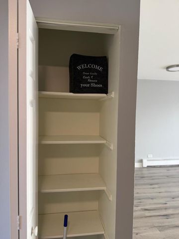 157 Gregory Street 14, Aurora, IL 60504