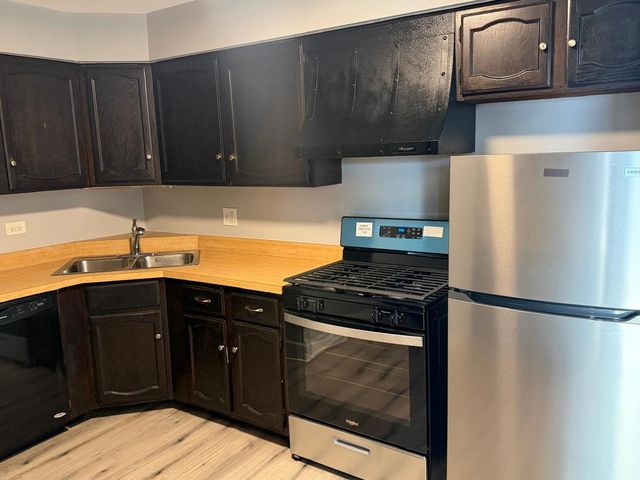 157 Gregory Street 14, Aurora, IL 60504