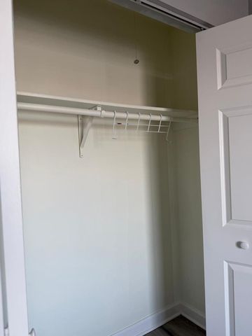 157 Gregory Street 14, Aurora, IL 60504