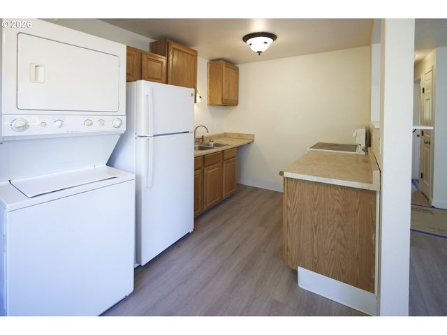 3907 Se SALMON St, Portland, OR 97214