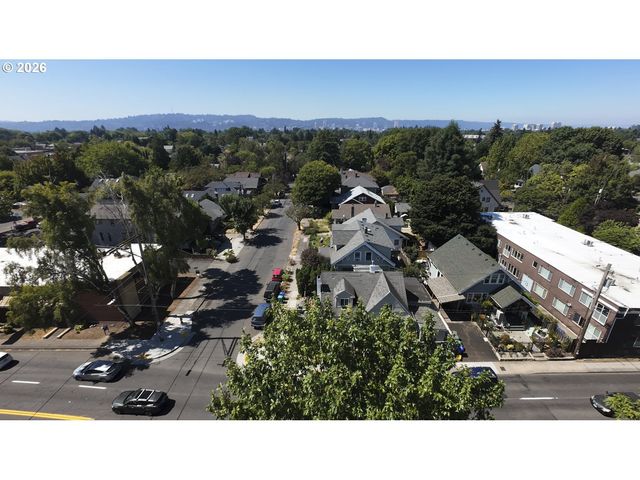 3907 Se SALMON St, Portland, OR 97214
