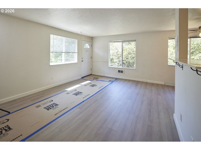 3907 Se SALMON St, Portland, OR 97214
