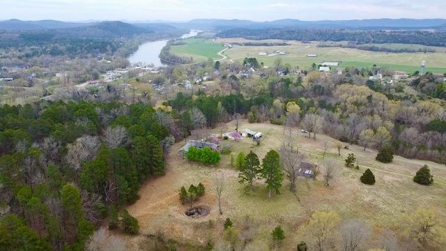 214 McVey Street, Calico Rock, AR 72519