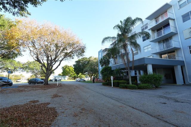 500 EXECUTIVE CENTER Drive 2A, West Palm Beach, FL 33401