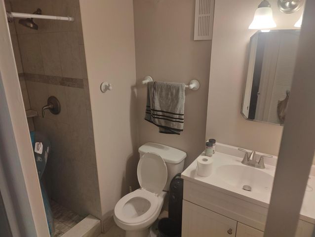 500 EXECUTIVE CENTER Drive 2A, West Palm Beach, FL 33401