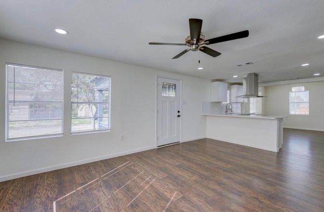 804 Carnegie Street, Baytown, TX 77520