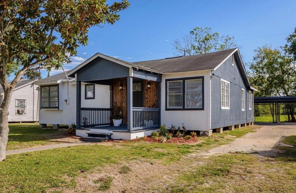 804 Carnegie Street, Baytown, TX 77520