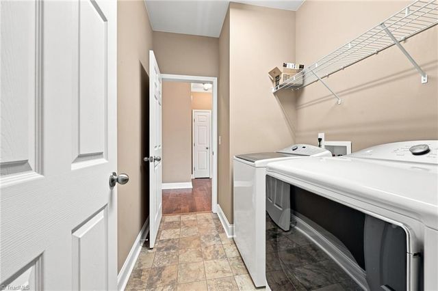 241 Collingswood Drive, Winston-salem, NC 27127