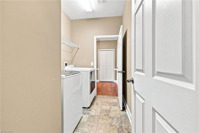 241 Collingswood Drive, Winston-salem, NC 27127