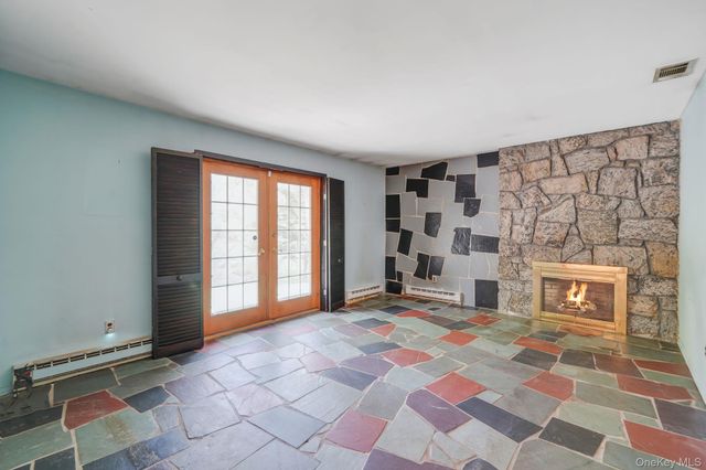 214 Landing Avenue, Smithtown, NY 11787