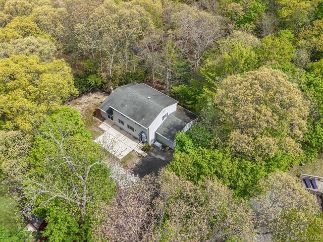 214 Landing Avenue, Smithtown, NY 11787