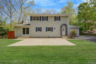 214 Landing Avenue, Smithtown, NY 11787