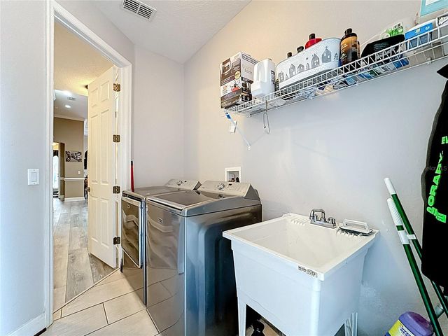 3719 EAGLE ISLE CIRCLE, Kissimmee, FL 34746