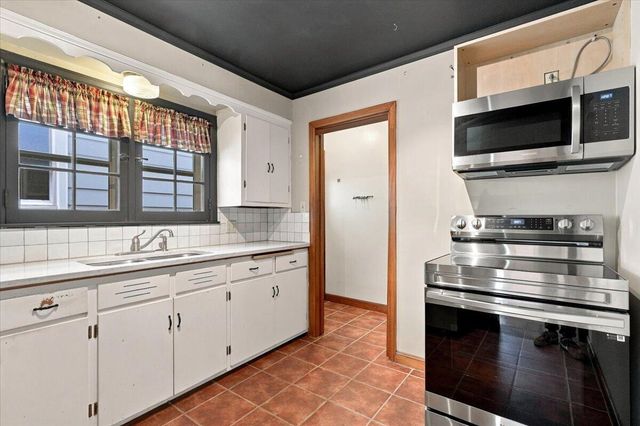 427 E Van Norman AVENUE, Milwaukee, WI 53207