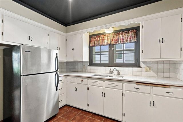 427 E Van Norman AVENUE, Milwaukee, WI 53207