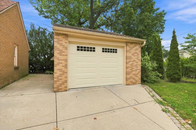 427 E Van Norman AVENUE, Milwaukee, WI 53207