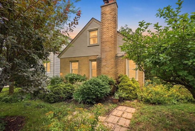 427 E Van Norman AVENUE, Milwaukee, WI 53207